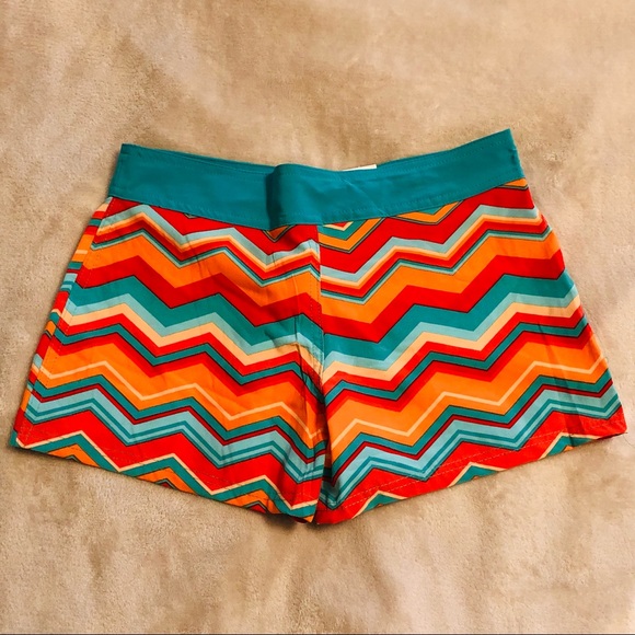 Body Glove stretchy swimshorts - Picture 2 of 4